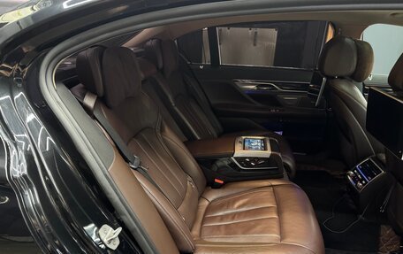 BMW 7 серия, 2018 год, 2 650 000 рублей, 2 фотография