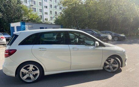 Mercedes-Benz B-Класс, 2017 год, 1 850 000 рублей, 4 фотография