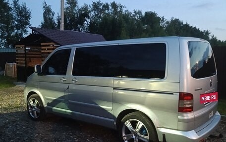 Volkswagen Multivan T5, 2003 год, 1 050 000 рублей, 2 фотография