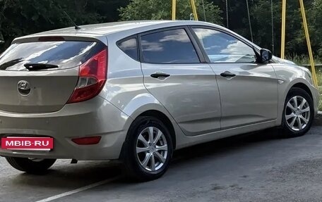 Hyundai Solaris II рестайлинг, 2012 год, 590 000 рублей, 4 фотография