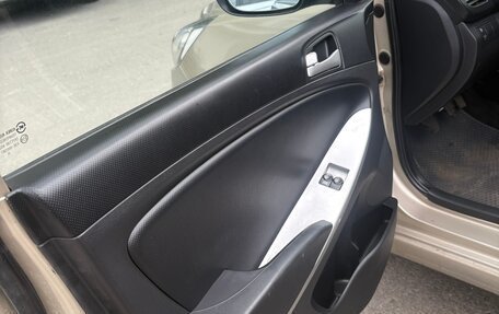 Hyundai Solaris II рестайлинг, 2012 год, 590 000 рублей, 11 фотография