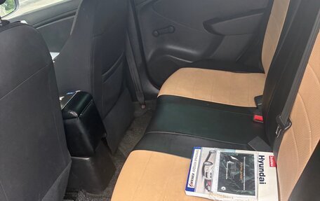 Hyundai Solaris II рестайлинг, 2012 год, 590 000 рублей, 13 фотография