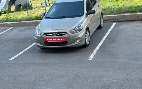 Hyundai Solaris II рестайлинг, 2012 год, 590 000 рублей, 35 фотография