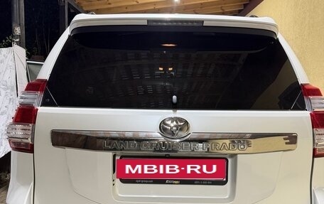 Toyota Land Cruiser Prado 150 рестайлинг 2, 2015 год, 3 200 000 рублей, 9 фотография