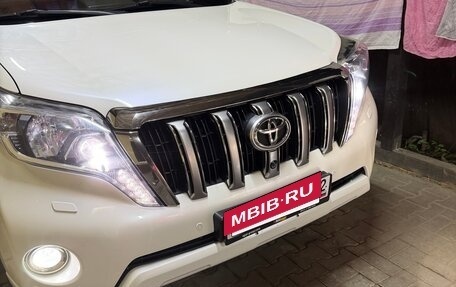 Toyota Land Cruiser Prado 150 рестайлинг 2, 2015 год, 3 200 000 рублей, 3 фотография