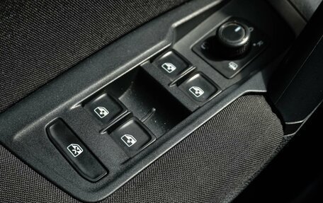 Volkswagen Tiguan II, 2020 год, 2 600 000 рублей, 17 фотография