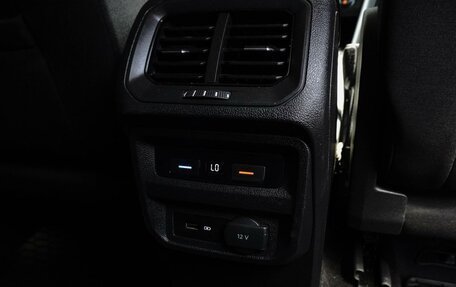 Volkswagen Tiguan II, 2020 год, 2 600 000 рублей, 9 фотография