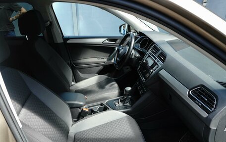 Volkswagen Tiguan II, 2020 год, 2 600 000 рублей, 24 фотография