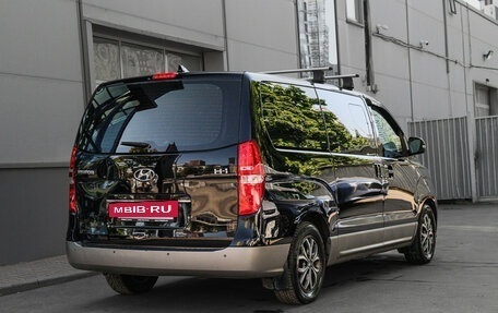Hyundai H-1 II рестайлинг, 2018 год, 2 650 000 рублей, 5 фотография