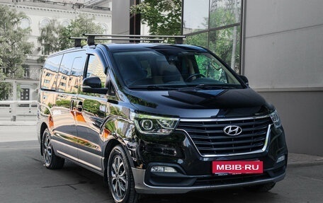 Hyundai H-1 II рестайлинг, 2018 год, 2 650 000 рублей, 4 фотография