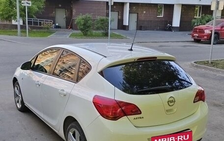 Opel Astra J, 2012 год, 590 000 рублей, 3 фотография