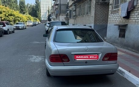 Mercedes-Benz E-Класс, 1997 год, 800 000 рублей, 7 фотография