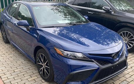 Toyota Camry, 2022 год, 3 350 000 рублей, 2 фотография