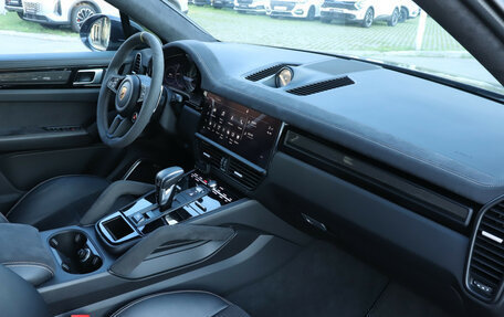 Porsche Cayenne III, 2021 год, 16 000 000 рублей, 10 фотография