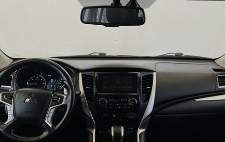 Mitsubishi Pajero Sport III рестайлинг, 2018 год, 3 050 000 рублей, 5 фотография