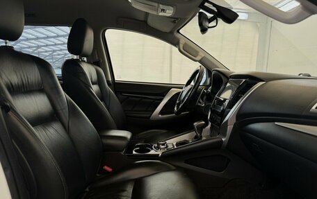 Mitsubishi Pajero Sport III рестайлинг, 2018 год, 3 050 000 рублей, 14 фотография