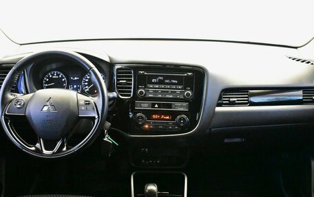 Mitsubishi Outlander III рестайлинг 3, 2019 год, 2 100 000 рублей, 5 фотография