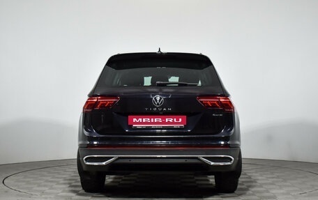 Volkswagen Tiguan II, 2021 год, 2 635 000 рублей, 6 фотография
