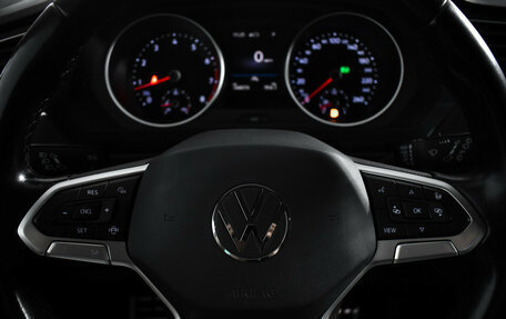 Volkswagen Tiguan II, 2021 год, 2 635 000 рублей, 16 фотография