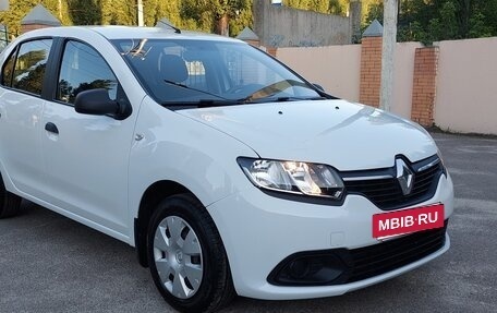Renault Logan II, 2017 год, 650 000 рублей, 2 фотография
