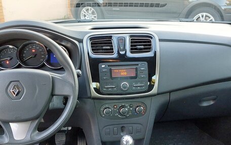 Renault Logan II, 2017 год, 650 000 рублей, 12 фотография