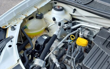 Renault Logan II, 2017 год, 650 000 рублей, 14 фотография