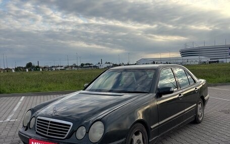 Mercedes-Benz E-Класс, 2001 год, 570 000 рублей, 21 фотография