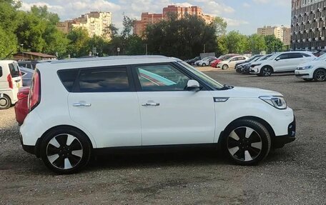 KIA Soul II рестайлинг, 2018 год, 1 750 000 рублей, 5 фотография
