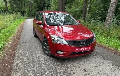 KIA cee'd I рестайлинг, 2011 год, 690 000 рублей, 1 фотография