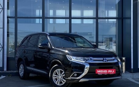 Mitsubishi Outlander III рестайлинг 3, 2017 год, 1 619 000 рублей, 3 фотография