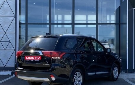 Mitsubishi Outlander III рестайлинг 3, 2017 год, 1 619 000 рублей, 5 фотография