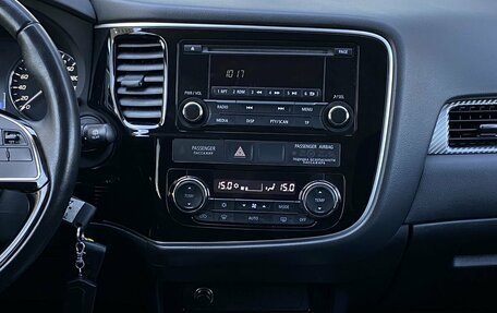 Mitsubishi Outlander III рестайлинг 3, 2017 год, 1 619 000 рублей, 12 фотография