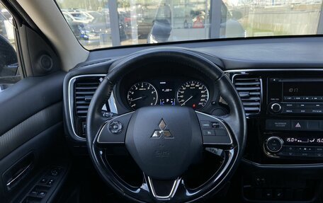 Mitsubishi Outlander III рестайлинг 3, 2017 год, 1 619 000 рублей, 14 фотография