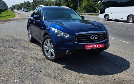 Infiniti QX70, 2017 год, 2 600 000 рублей, 2 фотография