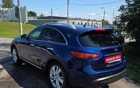 Infiniti QX70, 2017 год, 2 600 000 рублей, 10 фотография