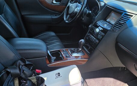 Infiniti QX70, 2017 год, 2 600 000 рублей, 16 фотография