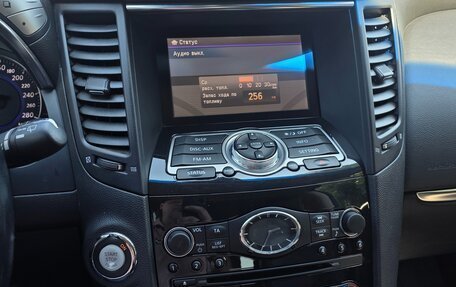 Infiniti QX70, 2017 год, 2 600 000 рублей, 25 фотография