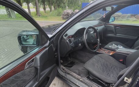Mercedes-Benz E-Класс, 1997 год, 260 000 рублей, 6 фотография
