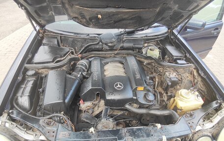 Mercedes-Benz E-Класс, 1997 год, 260 000 рублей, 9 фотография