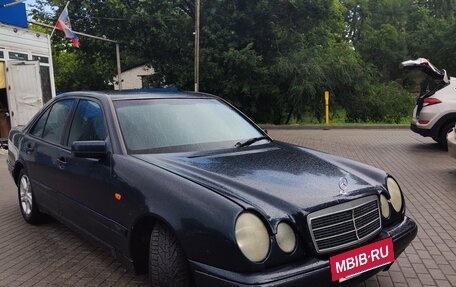 Mercedes-Benz E-Класс, 1997 год, 260 000 рублей, 2 фотография