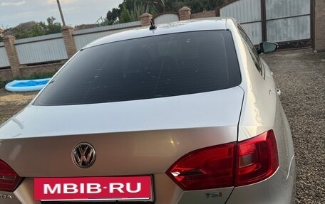 Volkswagen Jetta VI, 2013 год, 820 000 рублей, 4 фотография