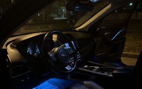 Jaguar F-Pace, 2016 год, 1 880 000 рублей, 8 фотография