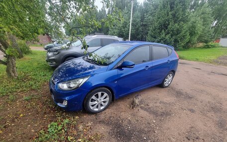Hyundai Solaris II рестайлинг, 2011 год, 660 000 рублей, 2 фотография