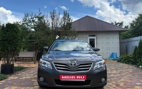 Toyota Camry, 2011 год, 1 600 000 рублей, 2 фотография