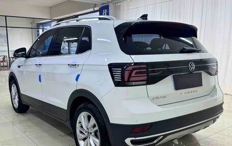 Volkswagen T-Cross I, 2022 год, 1 410 005 рублей, 5 фотография