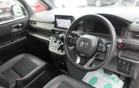 Honda Stepwgn, 2024 год, 2 520 000 рублей, 8 фотография