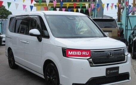 Honda Stepwgn, 2024 год, 2 520 000 рублей, 2 фотография