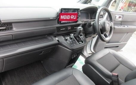 Honda Stepwgn, 2024 год, 2 520 000 рублей, 20 фотография