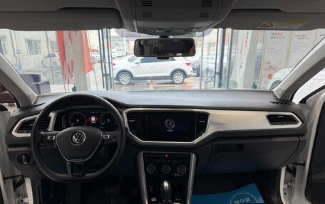 Volkswagen T-Roc I, 2022 год, 1 682 700 рублей, 12 фотография