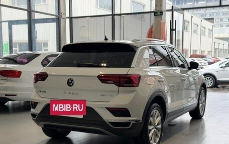 Volkswagen T-Roc I, 2022 год, 1 682 700 рублей, 3 фотография